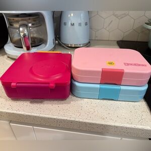 3 lunch boxes yumbox and omie box